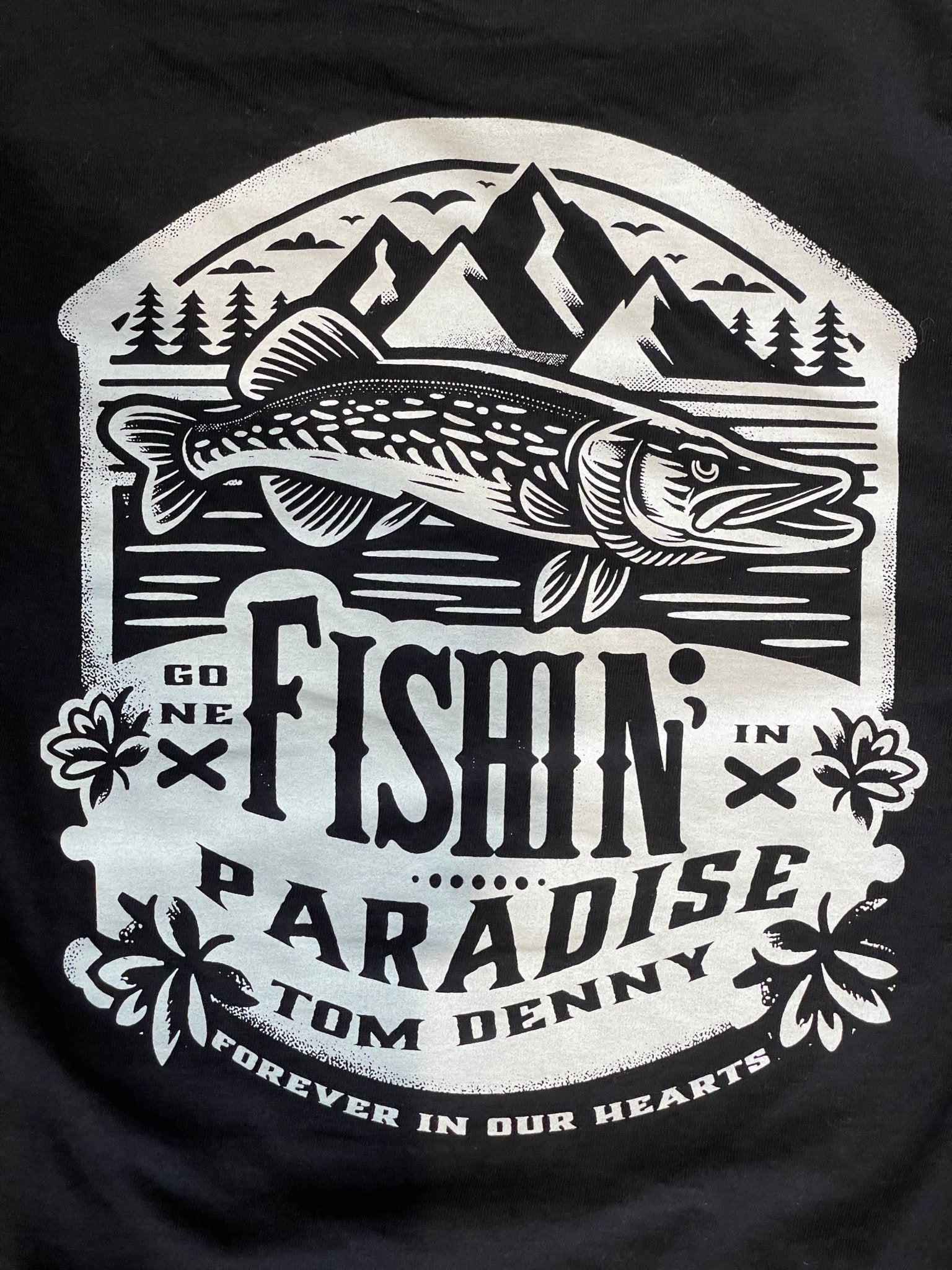 Fishin' In Paradise Memorial Tee - Pop - Up Shoppes